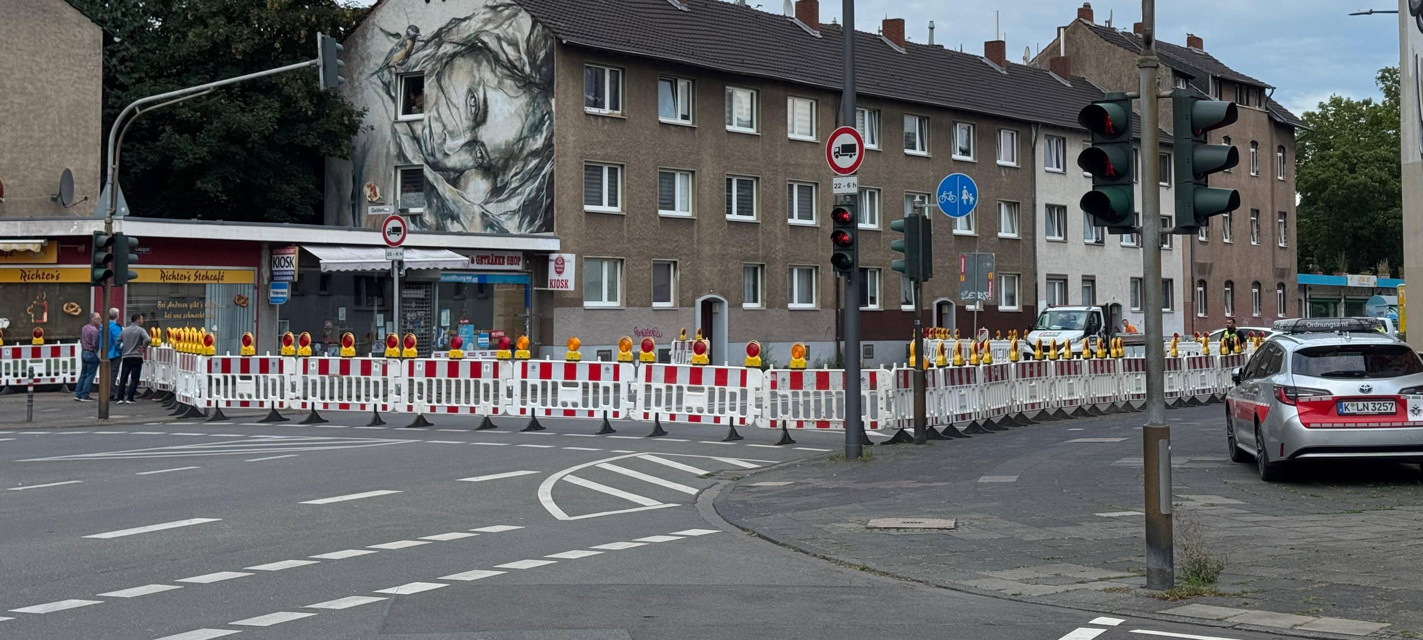 Dachstuhl in Nippes eingesackt