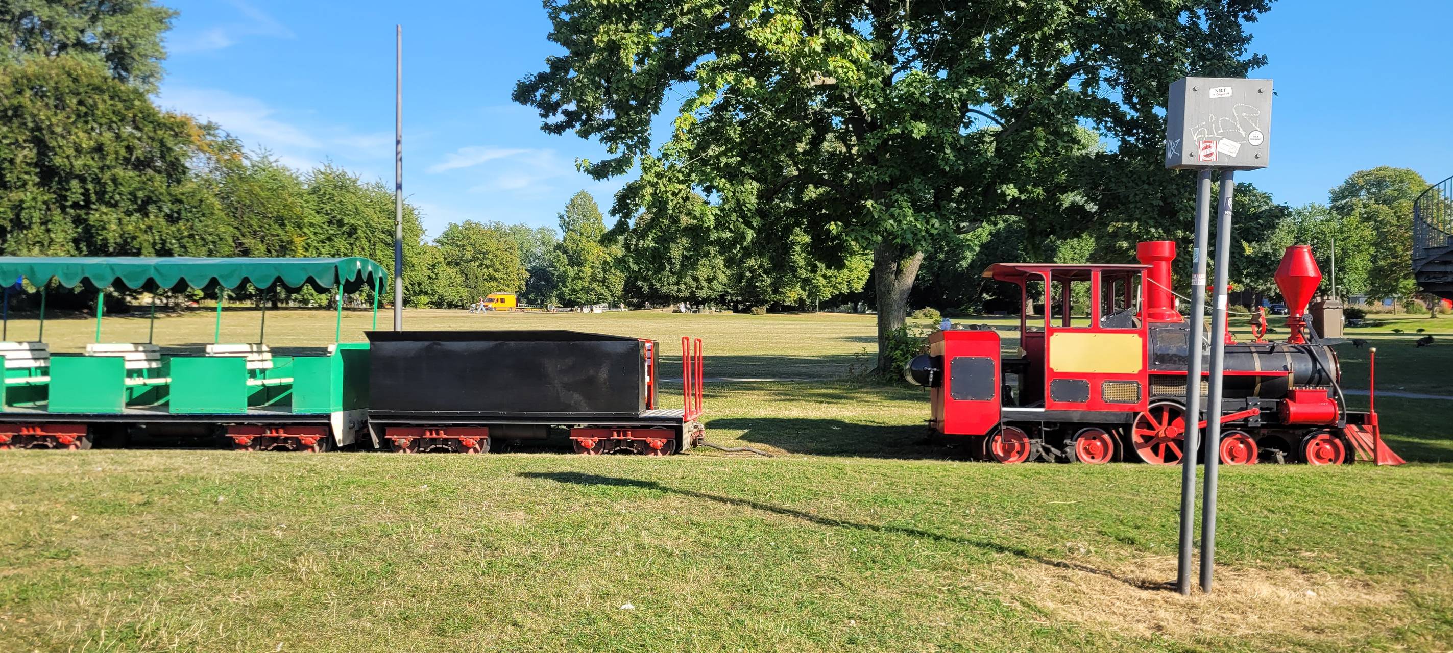 Defekt bei Kleinbahn im Rheinpark