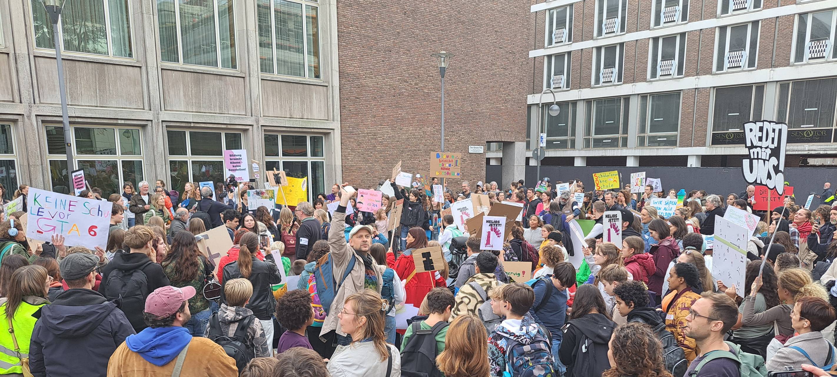 Schulgemeinschaft "Heliosschule" ist mit Nerven am Ende