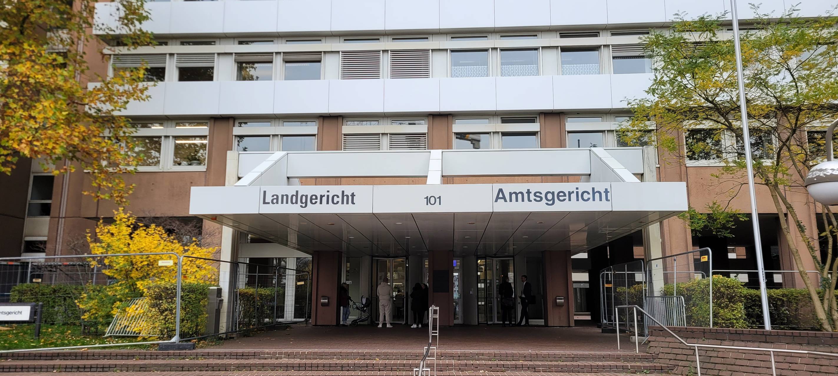 Prozess in Köln nach Bandenbetrug in Millionenhöhe