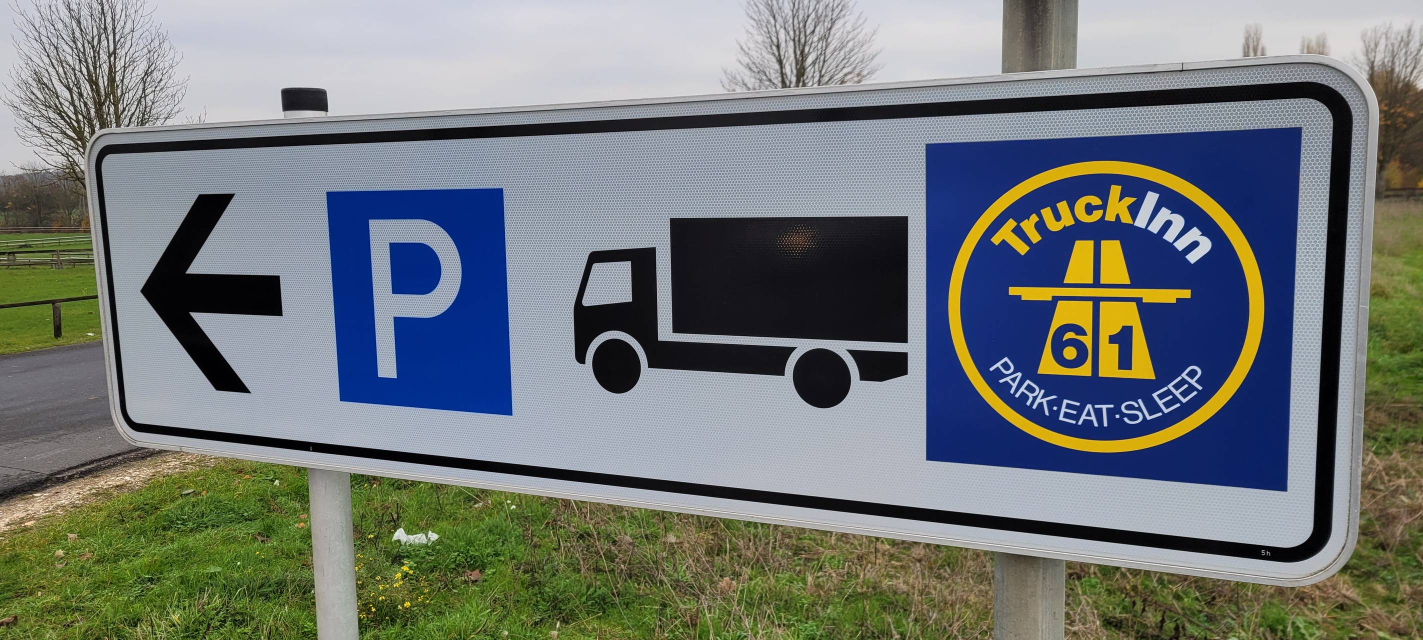 ADAC kritisiert chaotische Zustände auf Rastplätzen