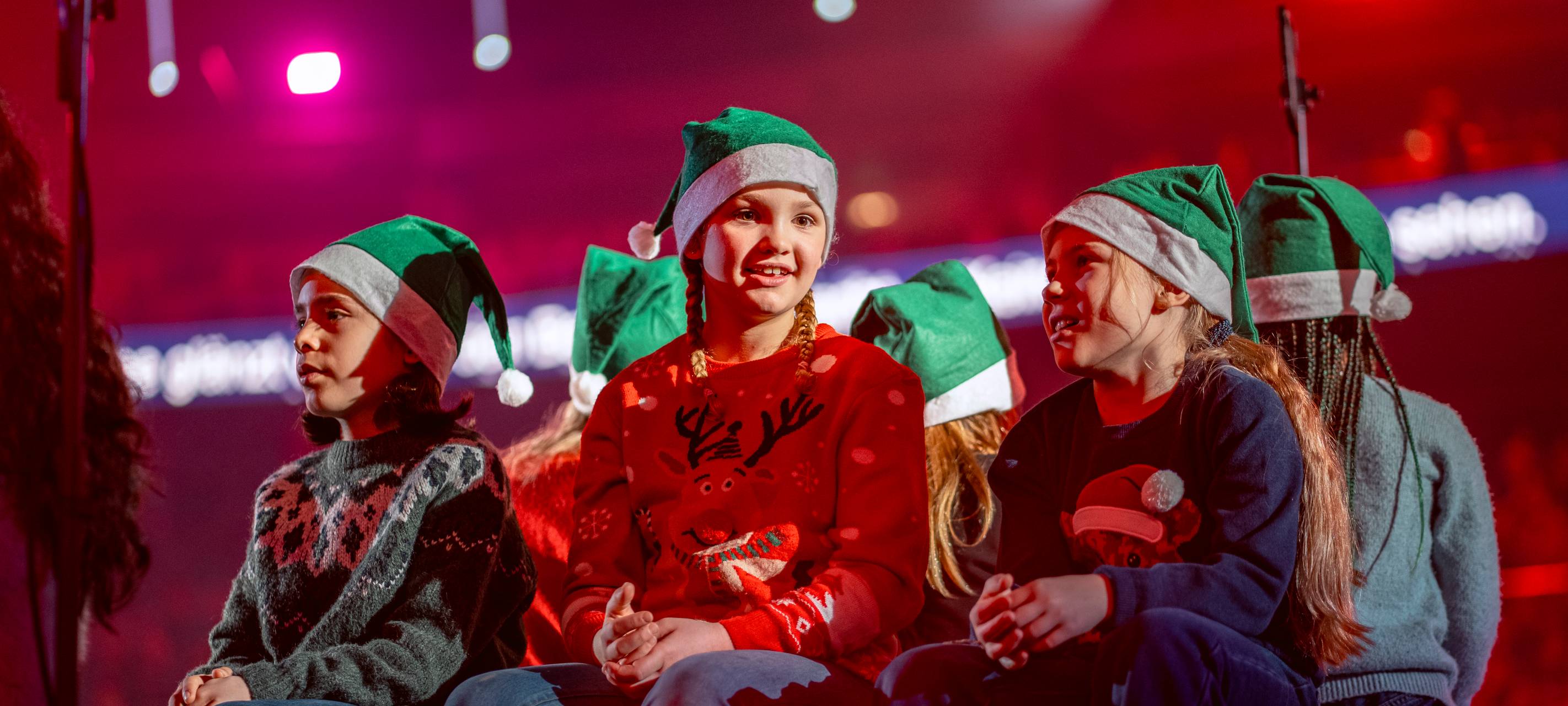 8000 Kinder und Eltern singen in der Arena
