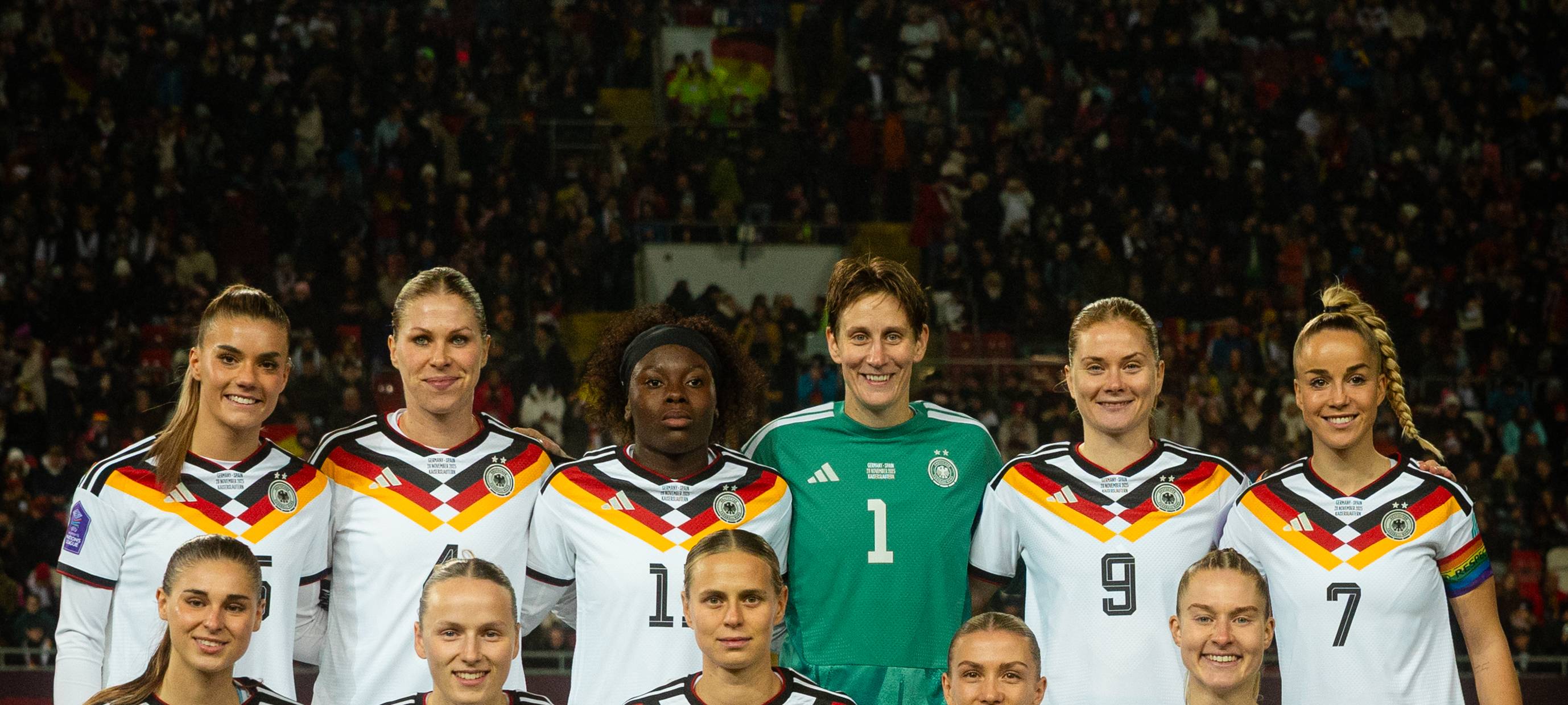 Erstes Länderspiel der Frauen im RheinEnergieSTADION