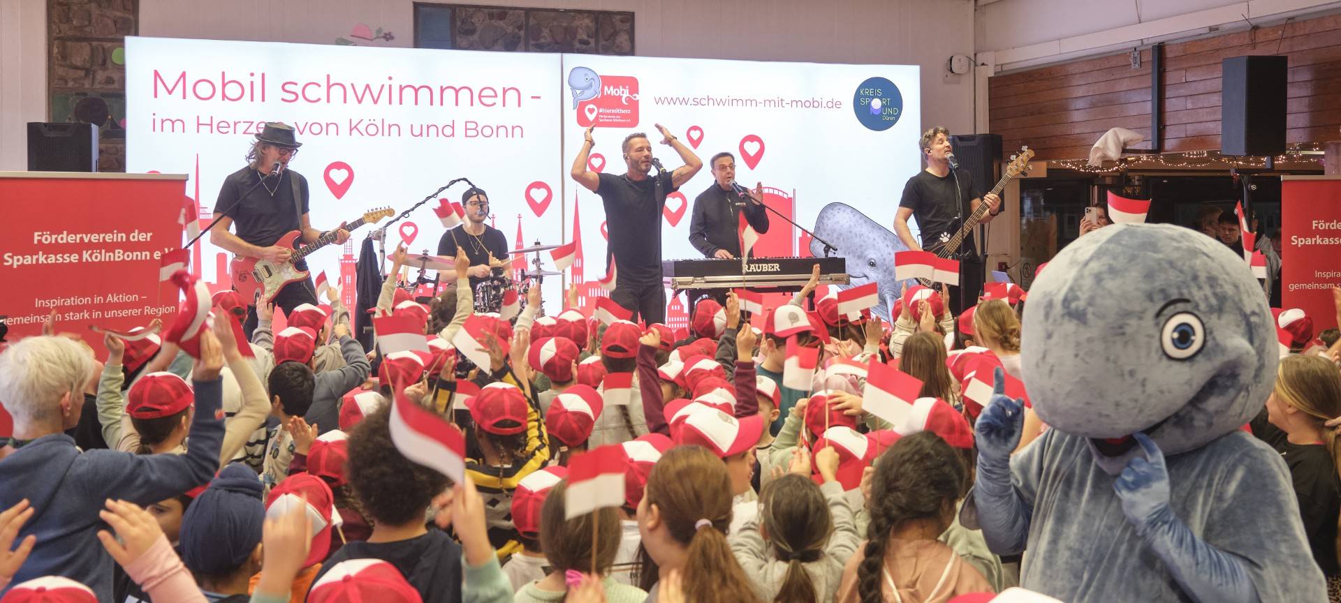 Mobiles Schwimmbad mobi steht jetzt in Buchheim