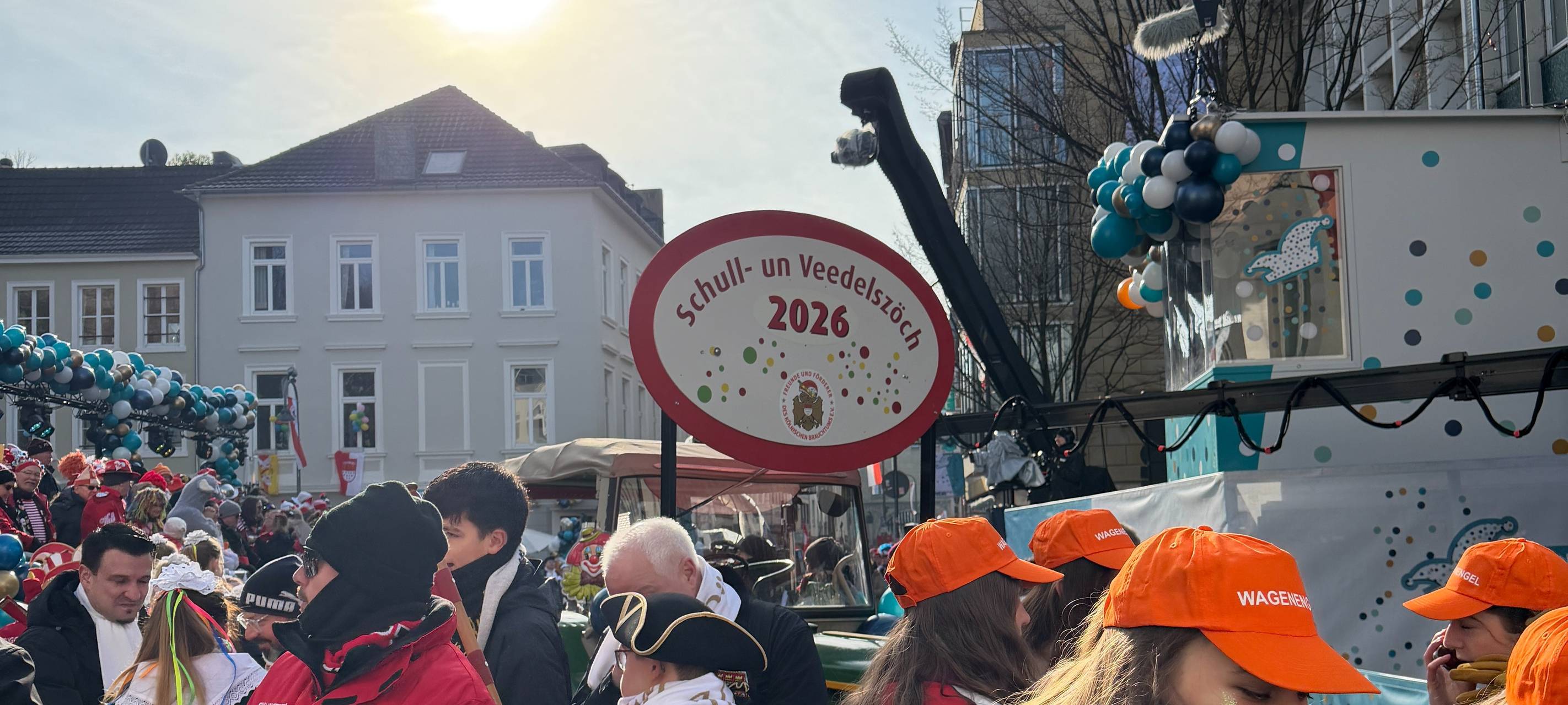 Schull- un Veedelszöch ziehen durch die Stadt