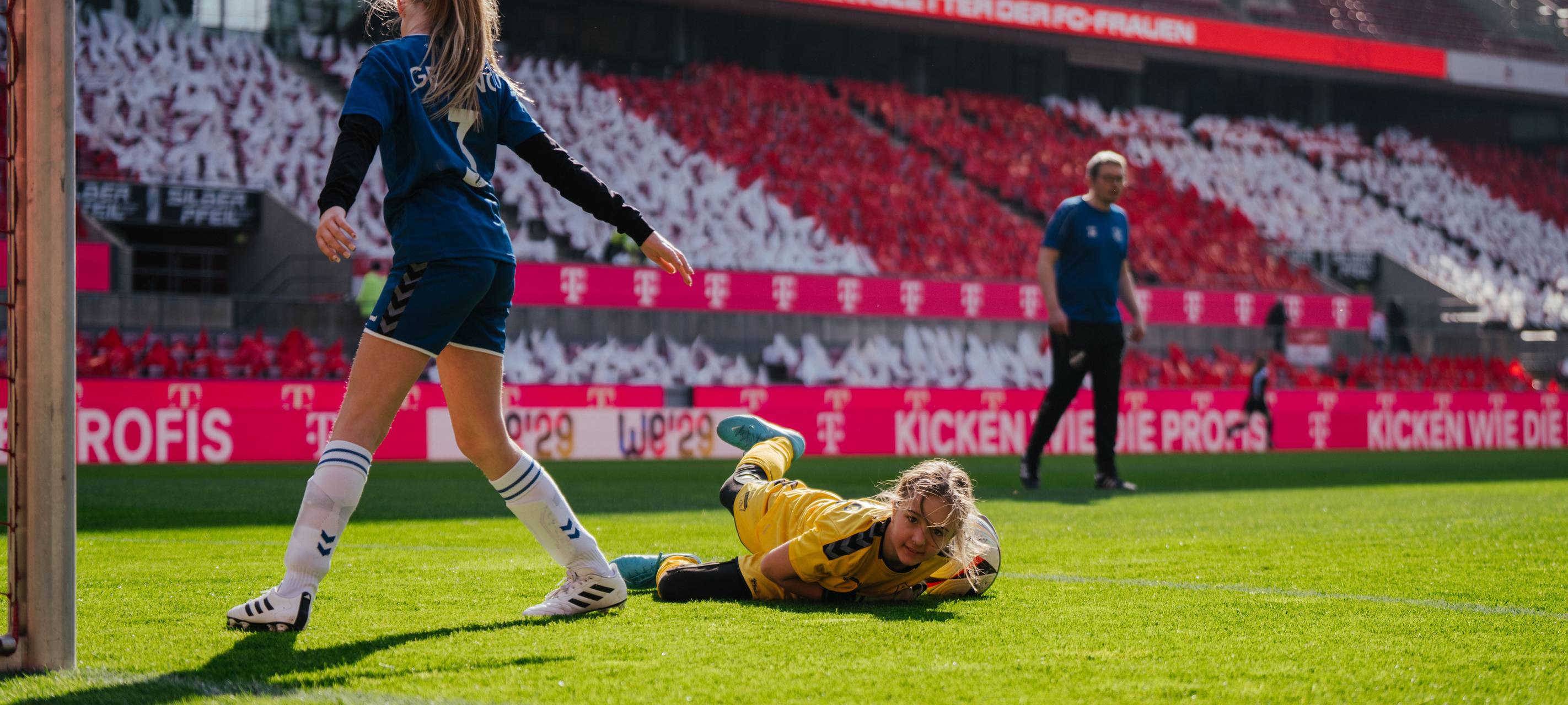 "Kicken wie die Profis" im RheinEnergieSTADION
