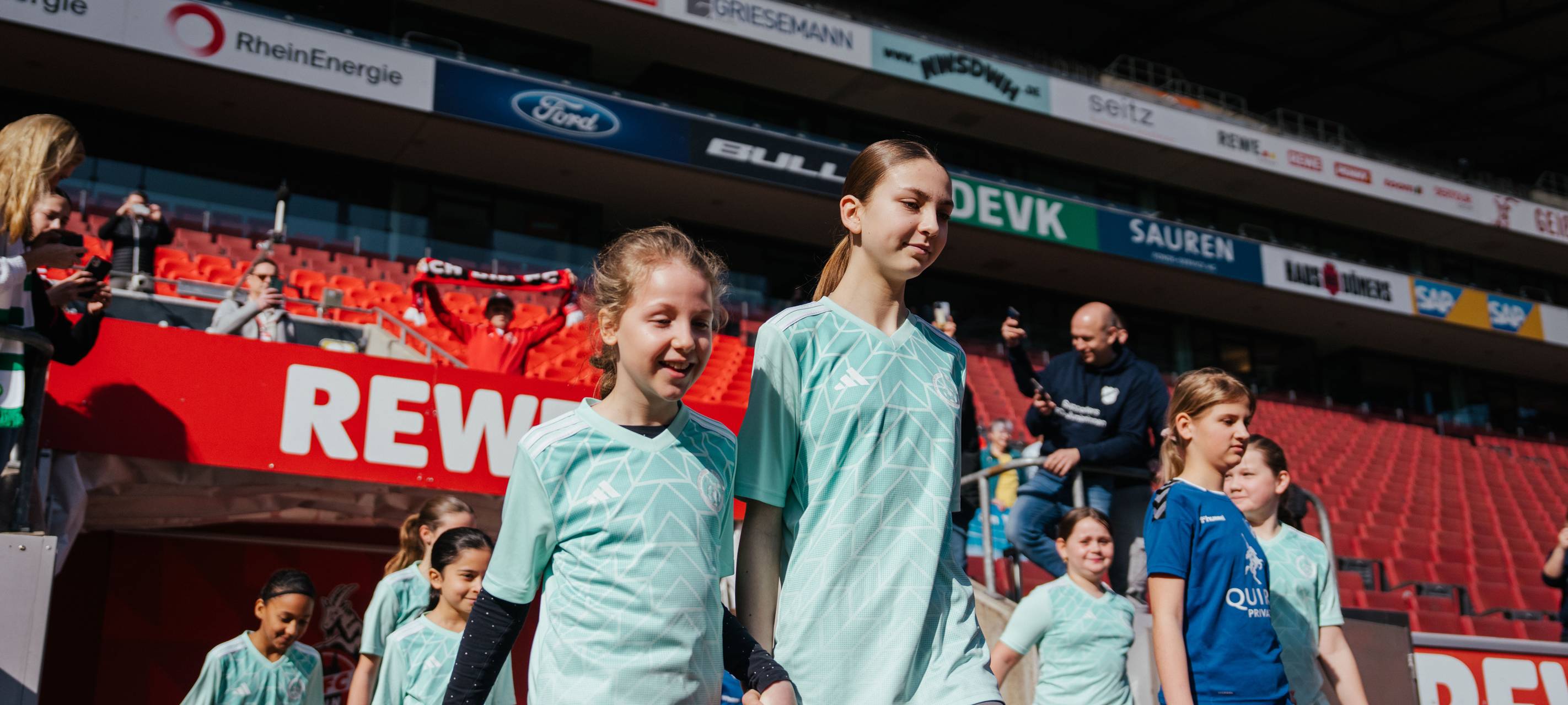 "Kicken wie die Profis" im RheinEnergieSTADION