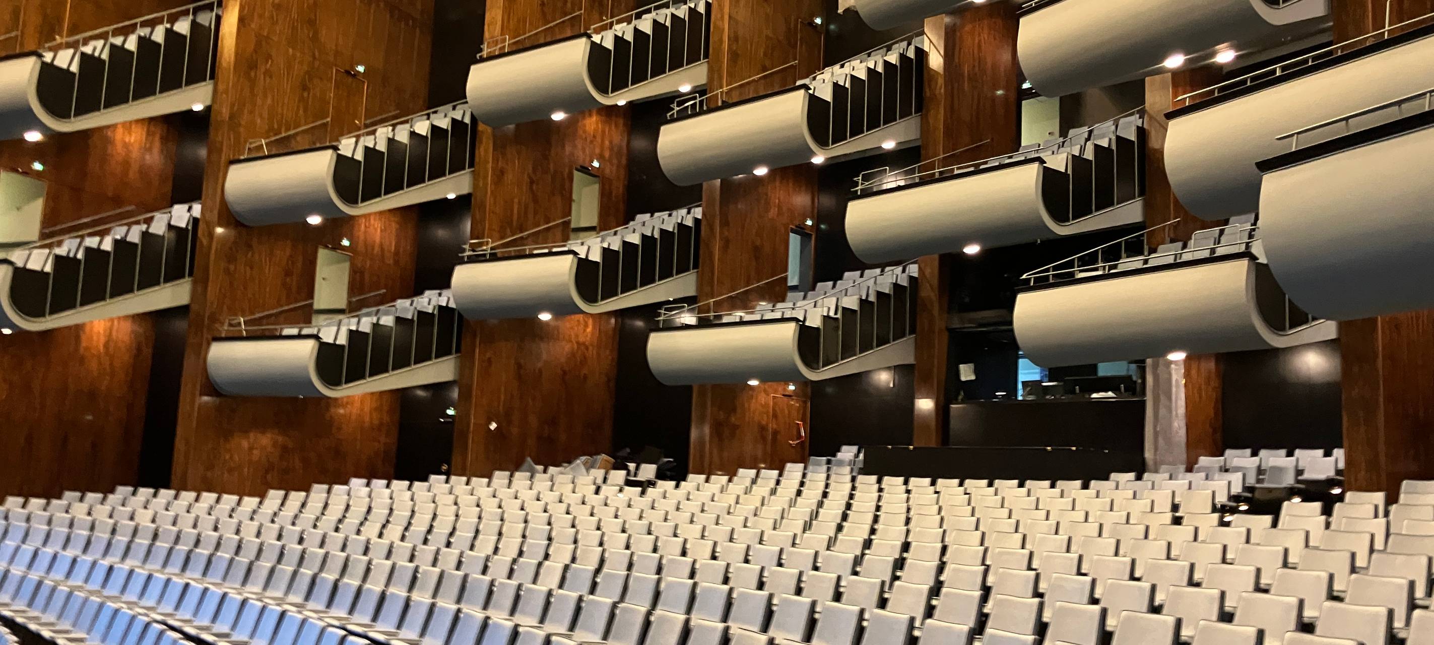 Großes Wiedereröffnungsfest für Oper und Schauspiel