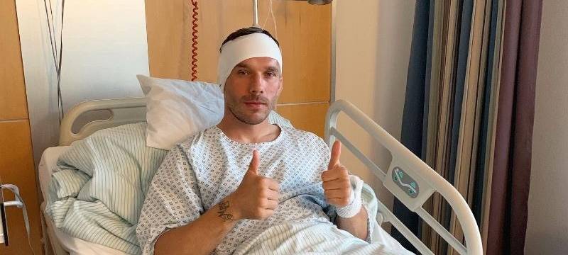 Podolski in Köln am Ohr operiert