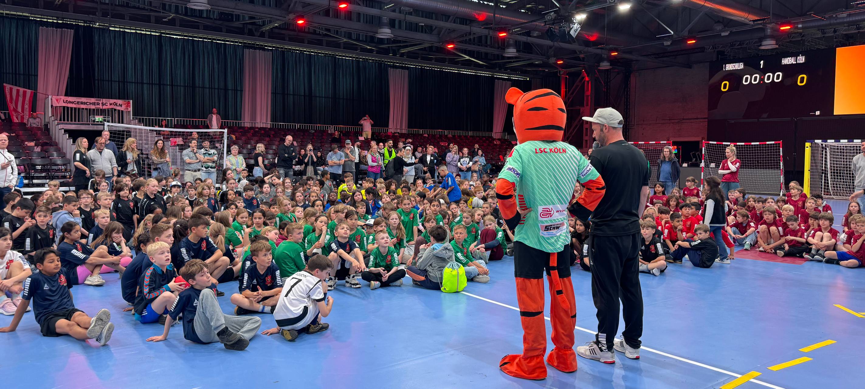 Erstes großes Grundschul-Handballturnier in Köln