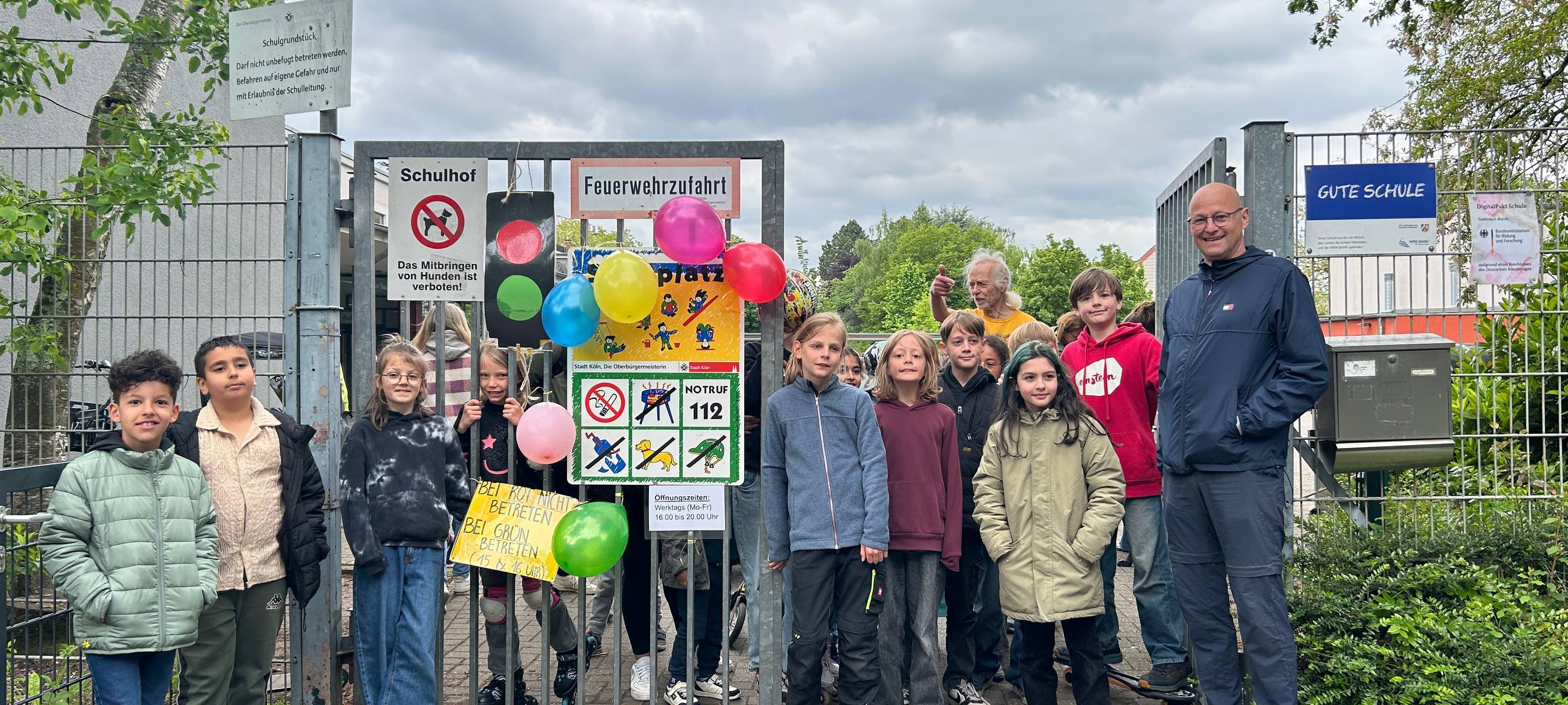 Erste Schule testet Öffnung von Schulhöfen nach Unterricht