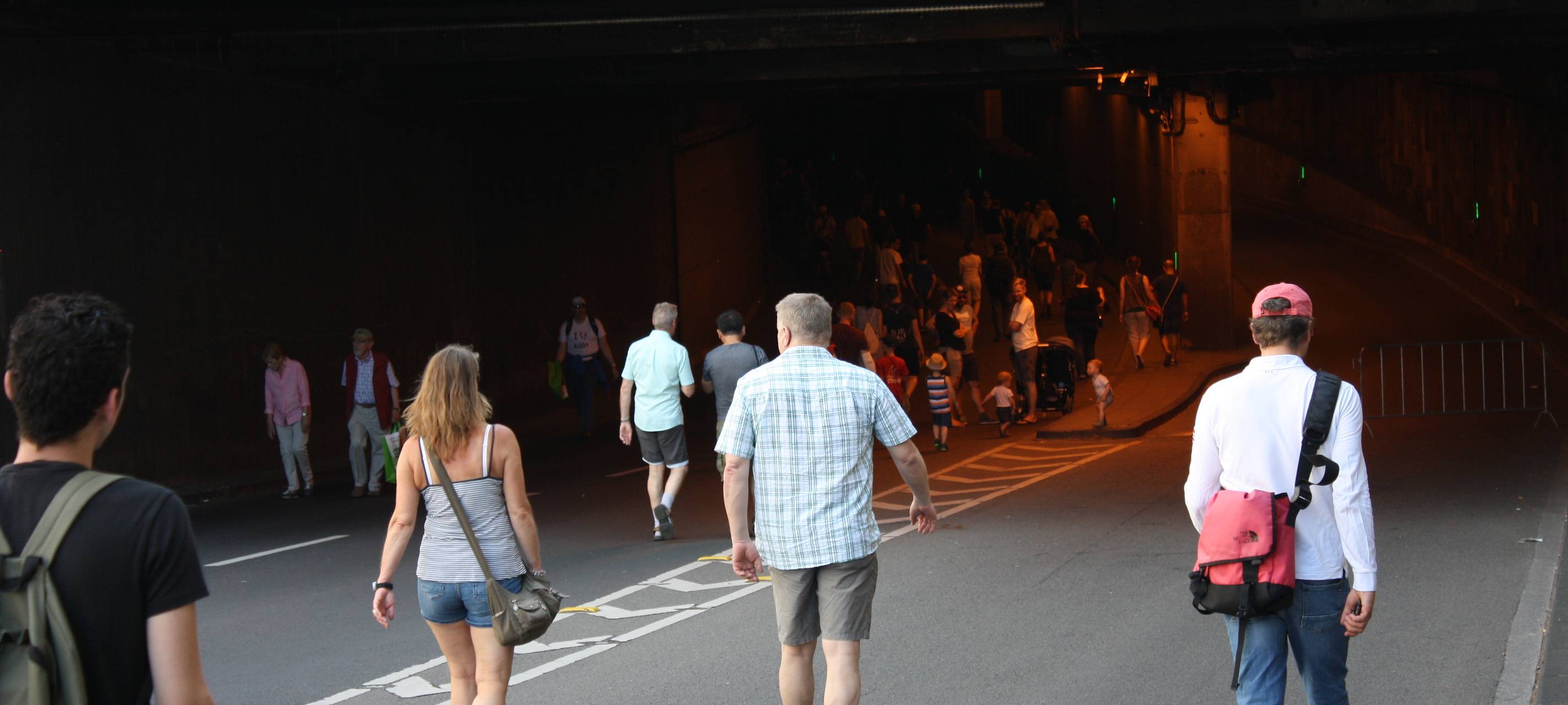 Nord-Süd-Fahrt für Straßenland-Festival am Sonntag gesperrt