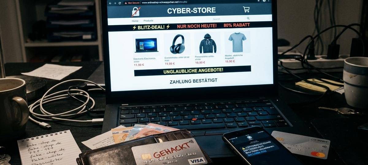 Mann soll Millionen mit Fakeshops gemacht haben