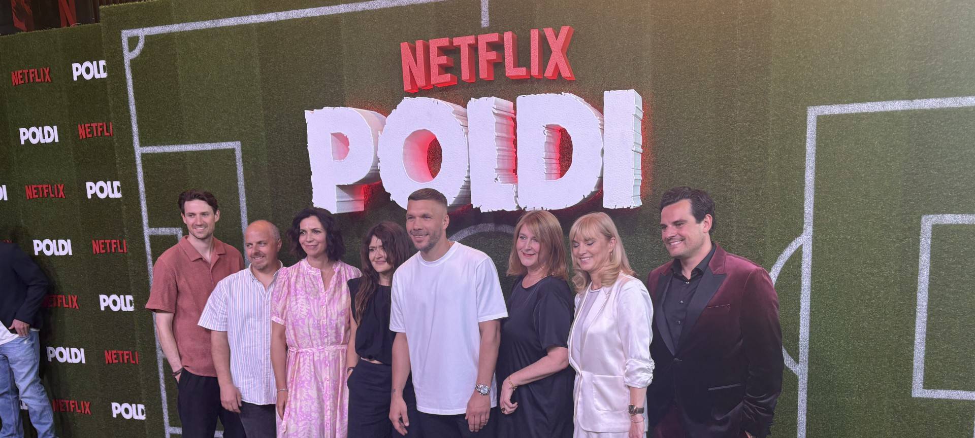 Poldis Doku-Premiere im Stadion