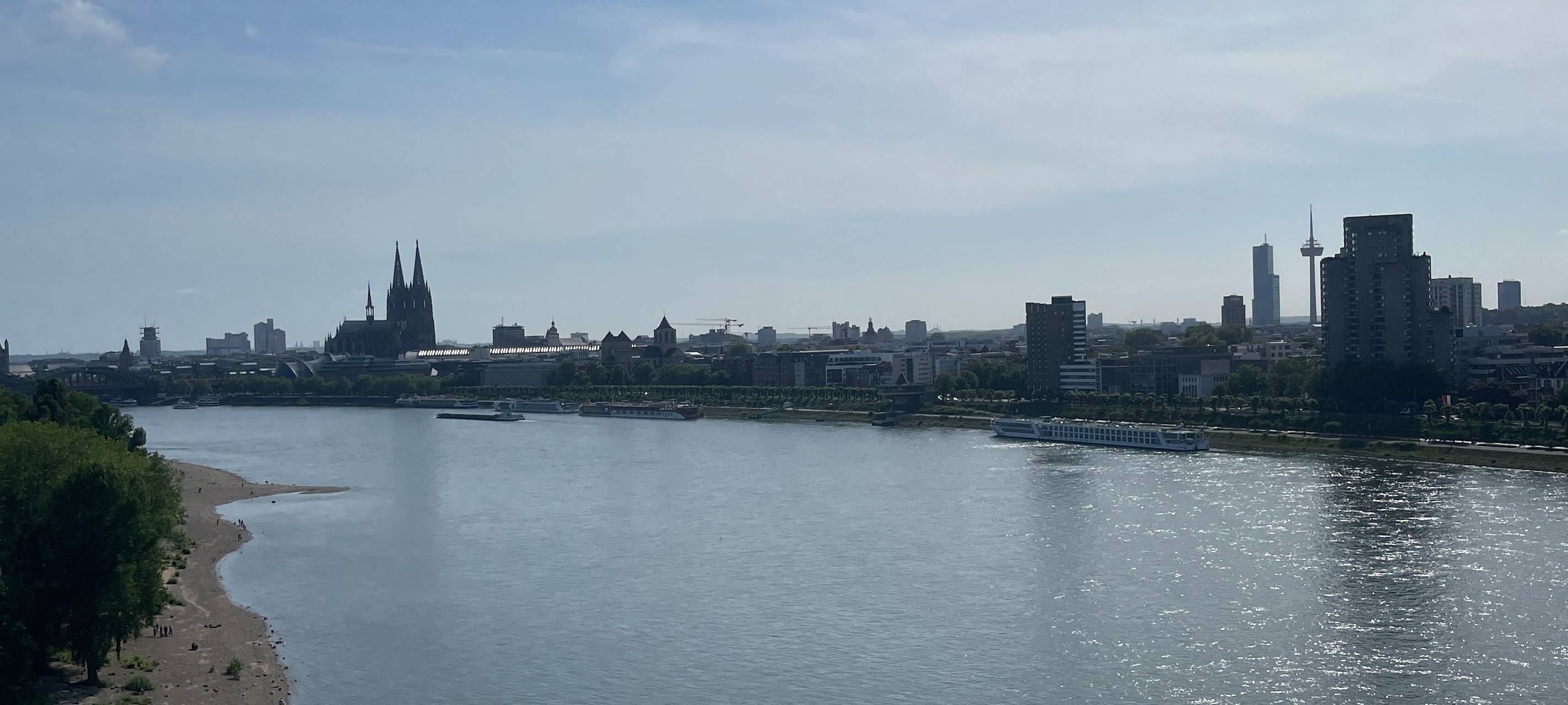 Grundsteinlegung in Köln für größte Fluss-Wärme-Pumpe