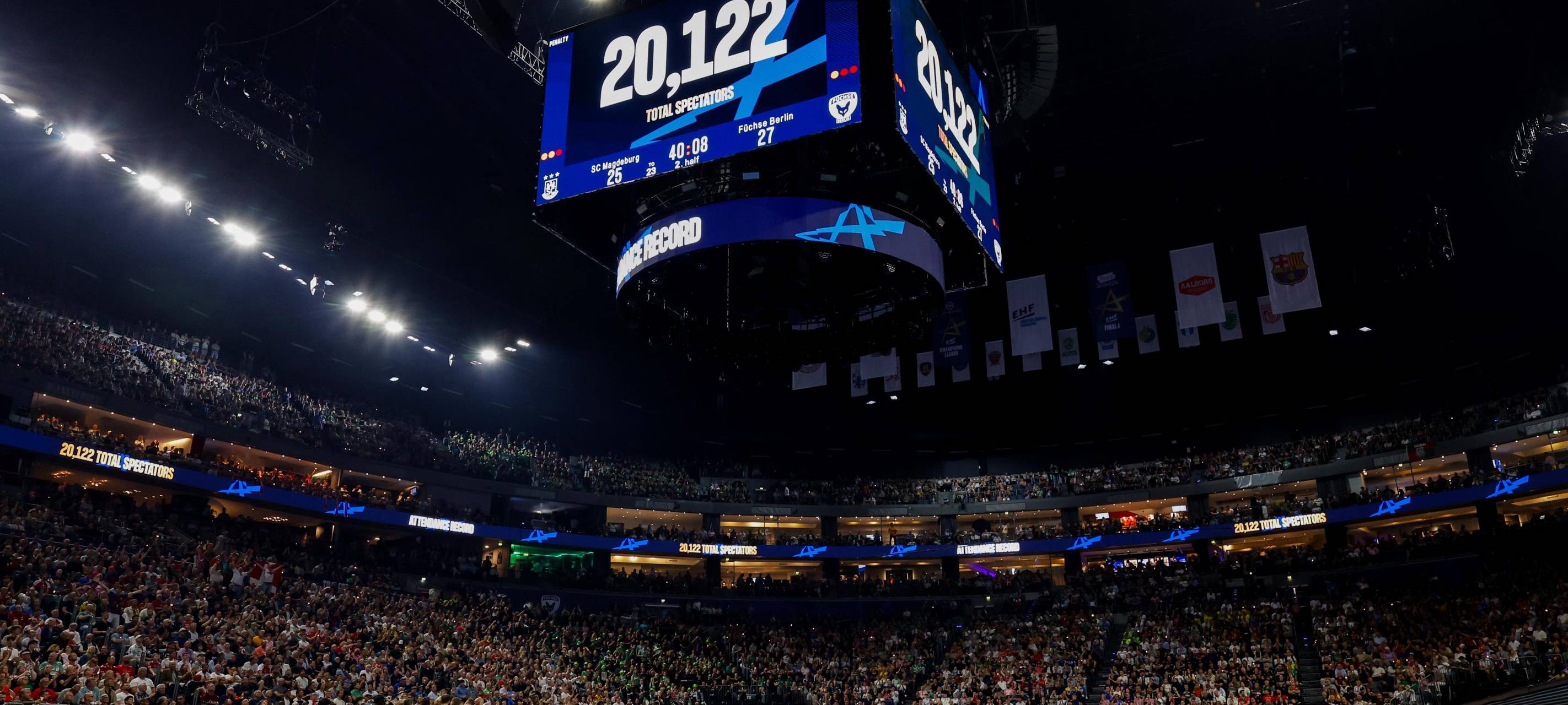 So viele Sportfans wie noch nie in der Arena