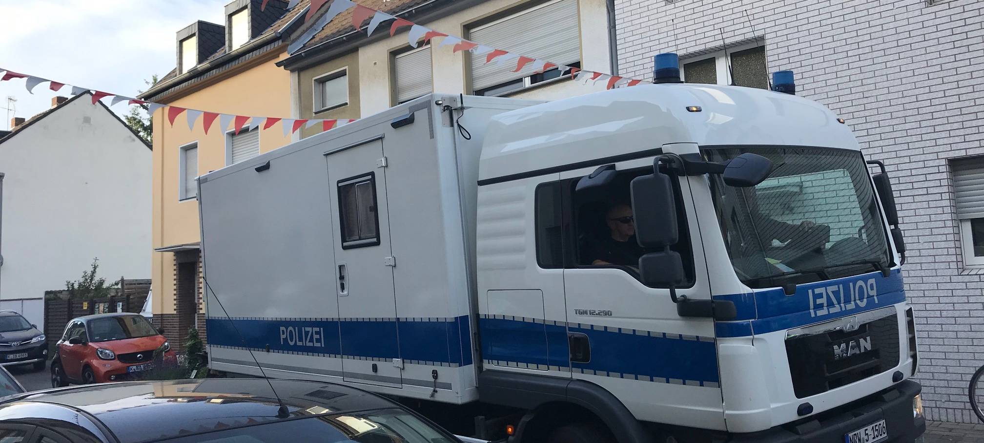 Mann durch Detonation lebensgefährlich verletzt