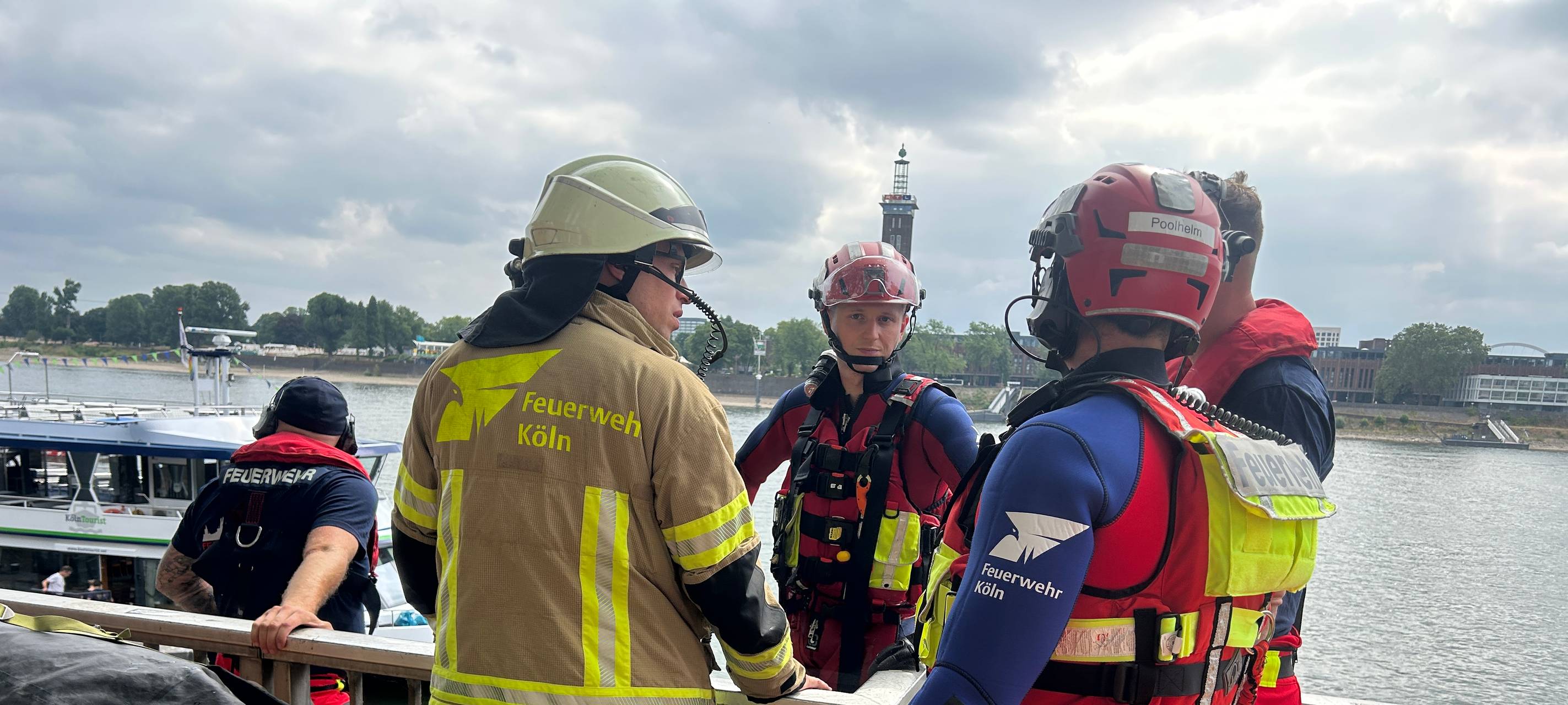 Rettungsübung am Rhein