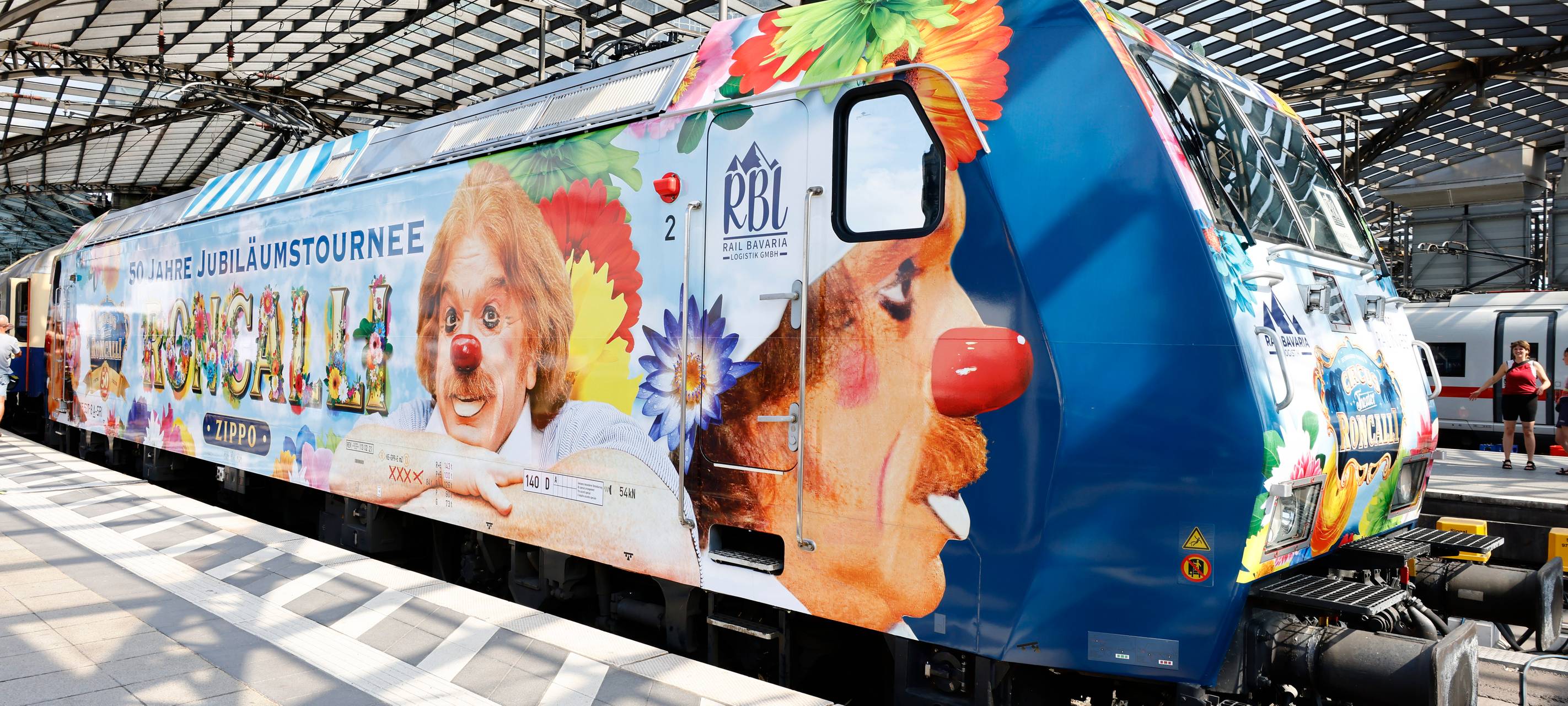 Neue Elektro-Lok "Zippo" für den Zirkus Roncalli