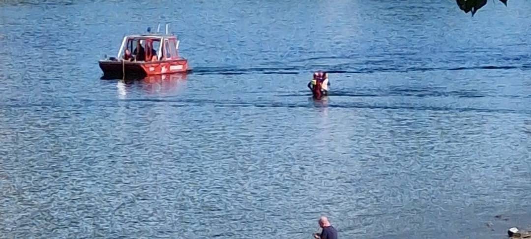 Rettungseinsatz: Mann aus Rhein geholt