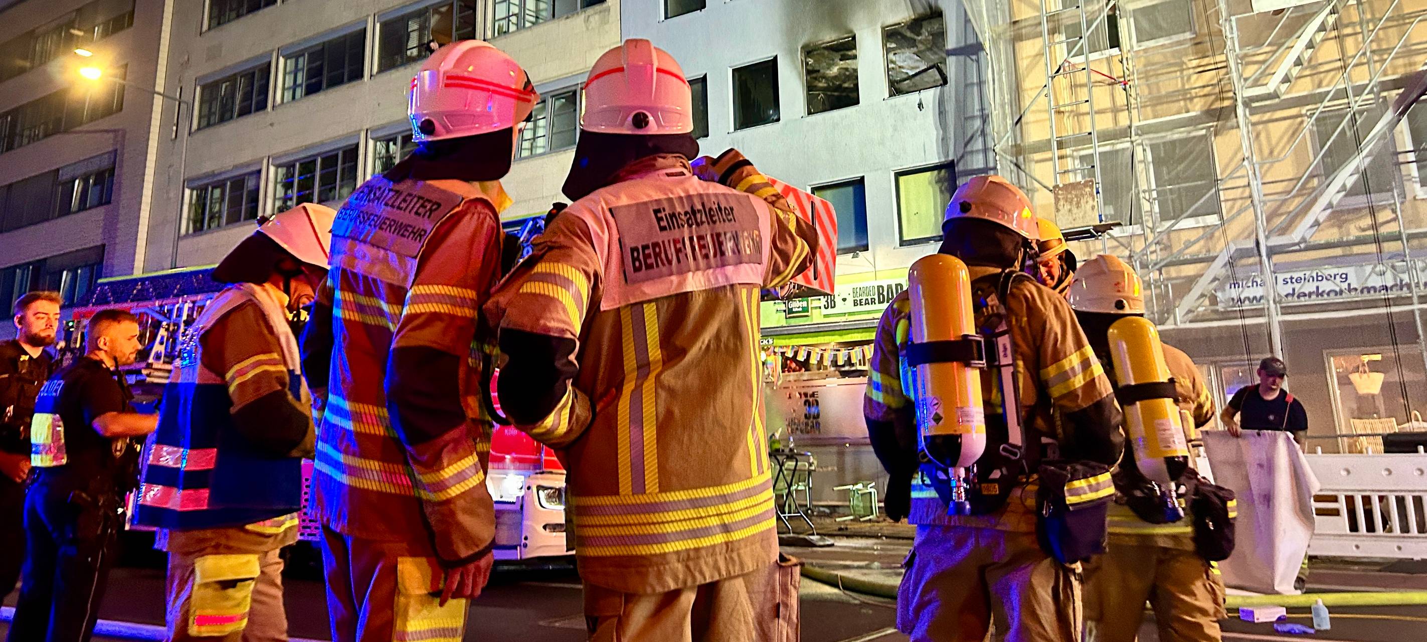 Wohnungsbrand sorgt für Großeinsatz