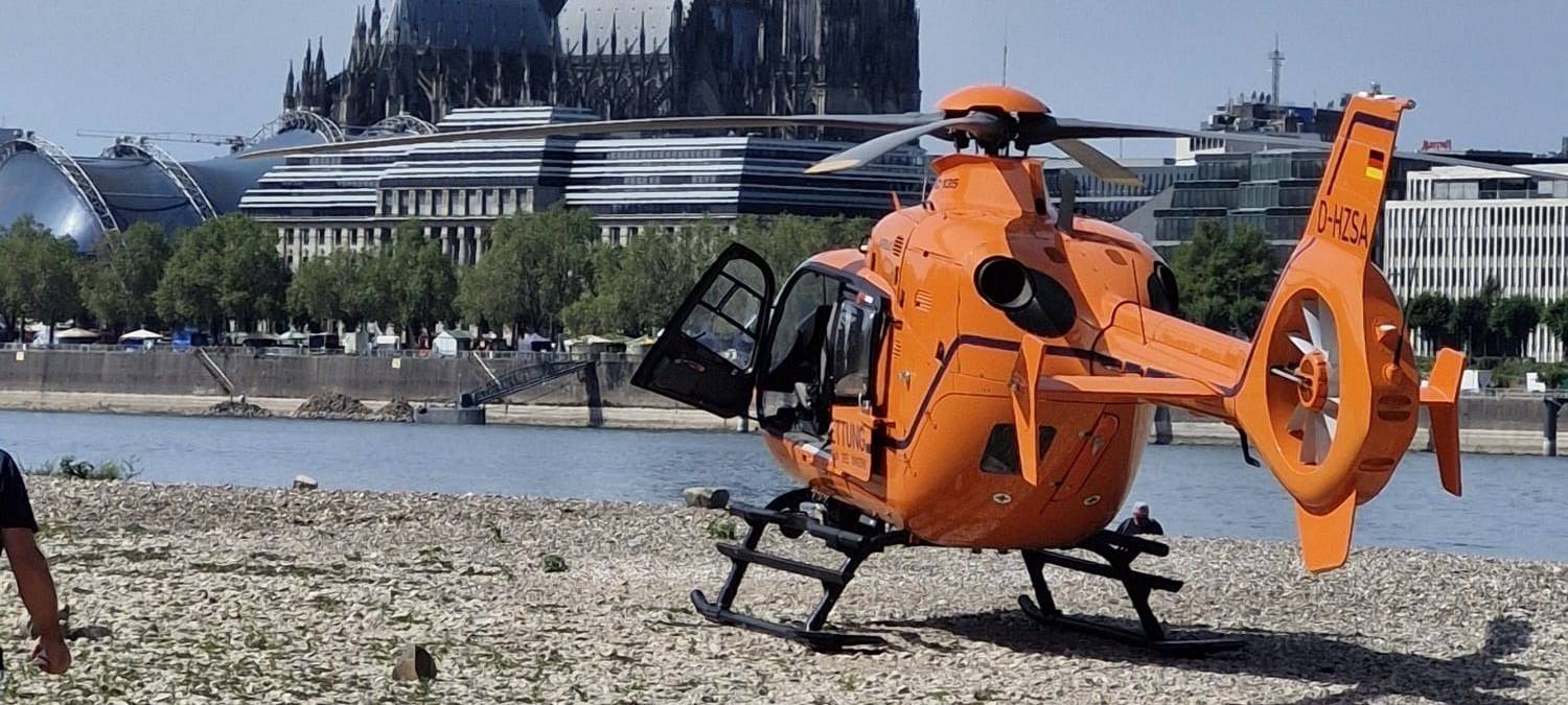 Rettungseinsatz: Mann aus Rhein geholt