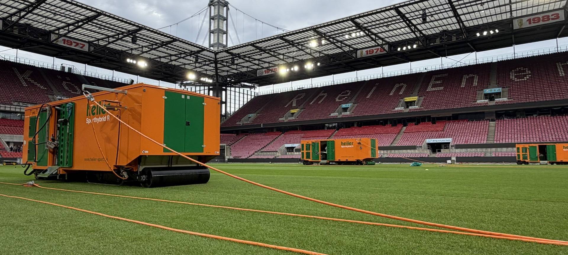 1. FC Köln startet in Müngersdorf auf Hybrid-Rasen