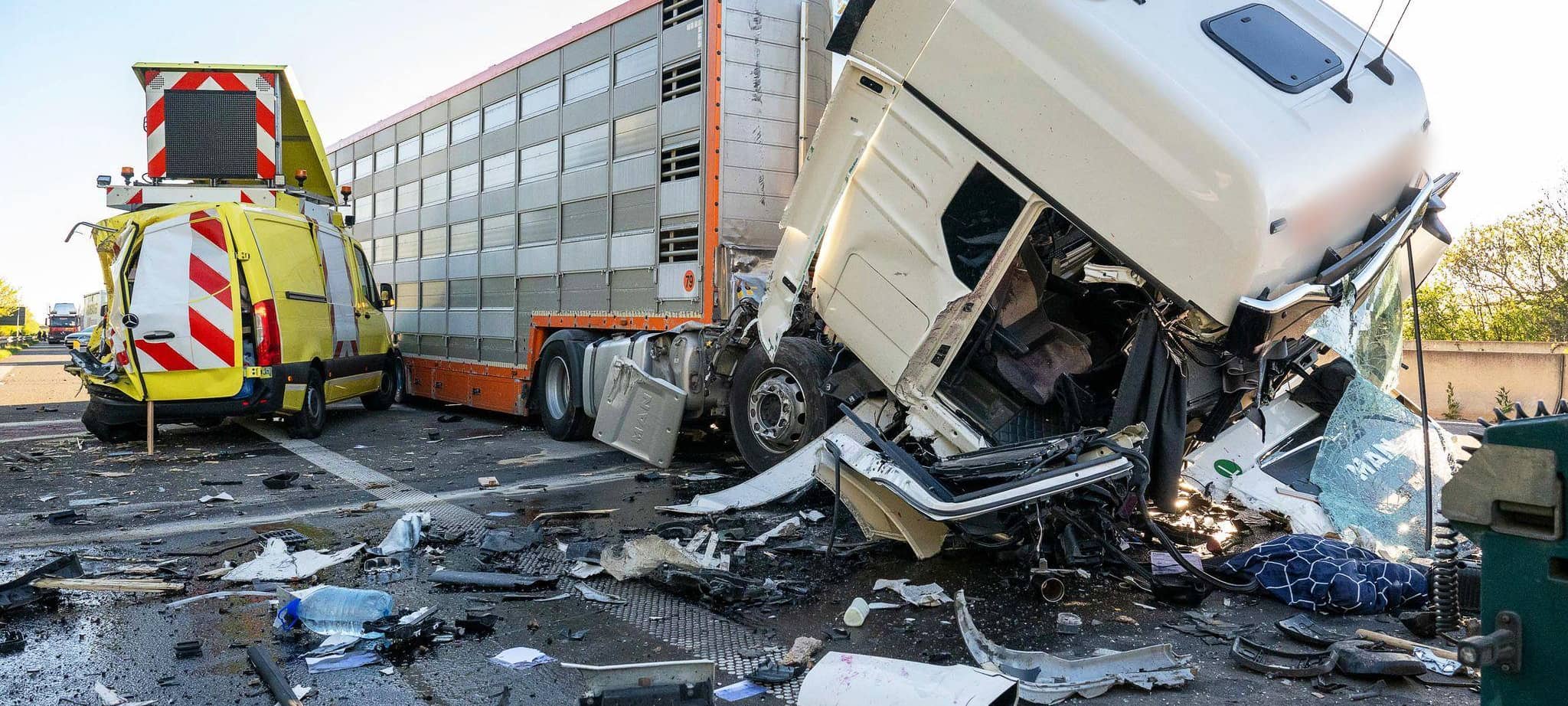 Verletzte nach mehreren Auffahrunfällen bei Bad Dürrenberg