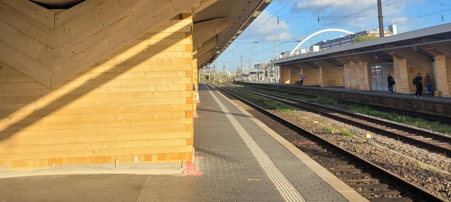 DB erneuert Dächer am Bahnhof Deutz