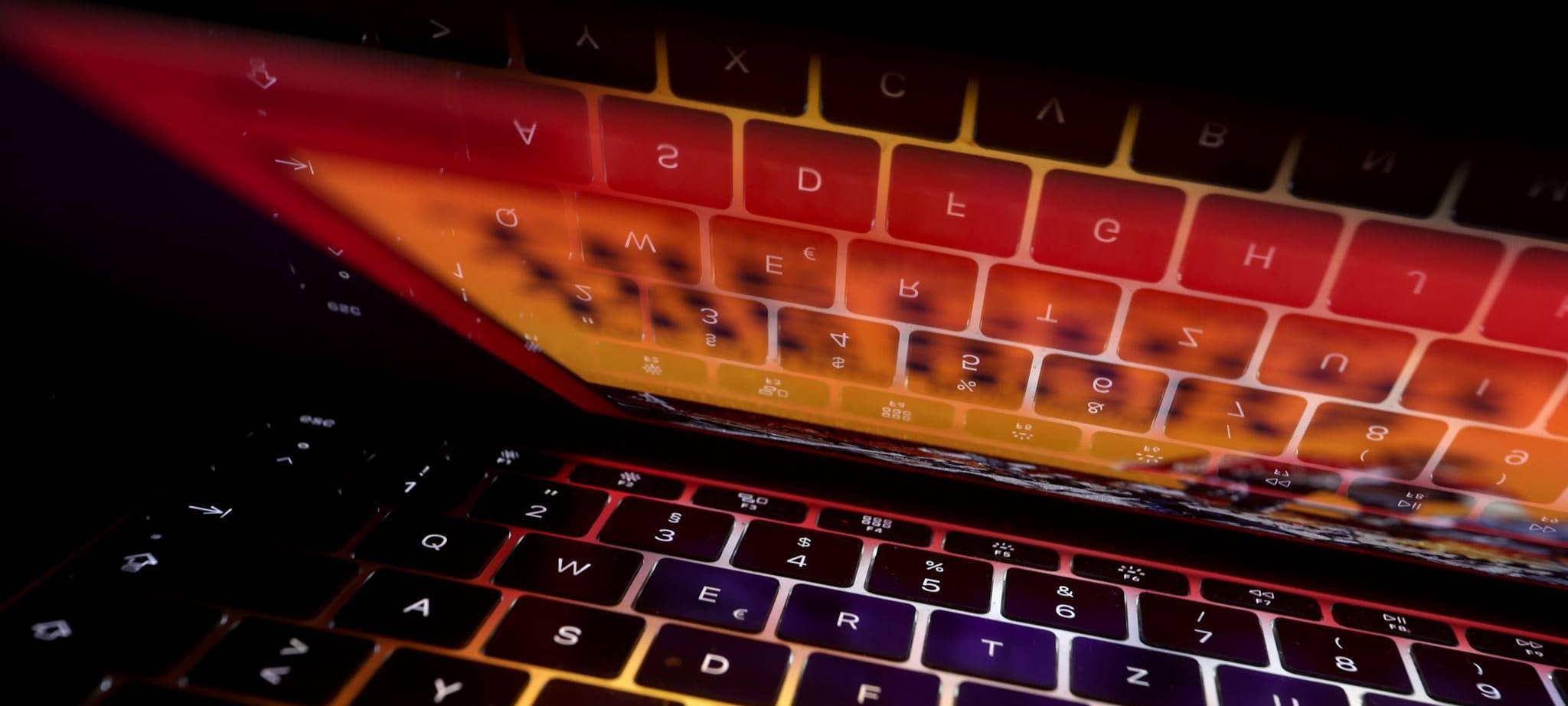 Ein aufgeklappter Laptop