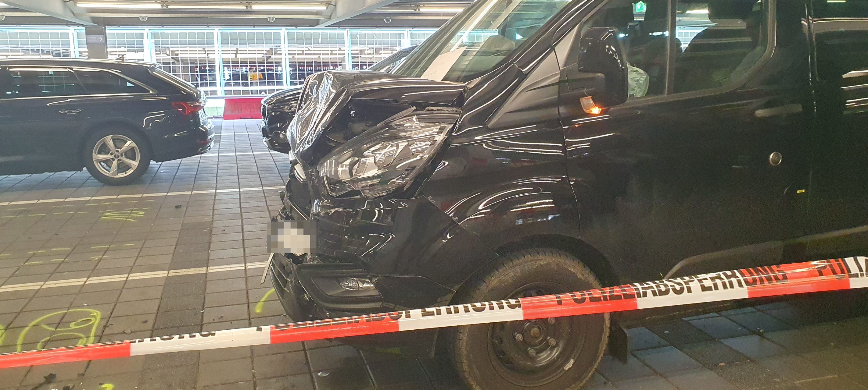 Kölner Flughafen: Mann verletzt mit Auto mehrere Menschen