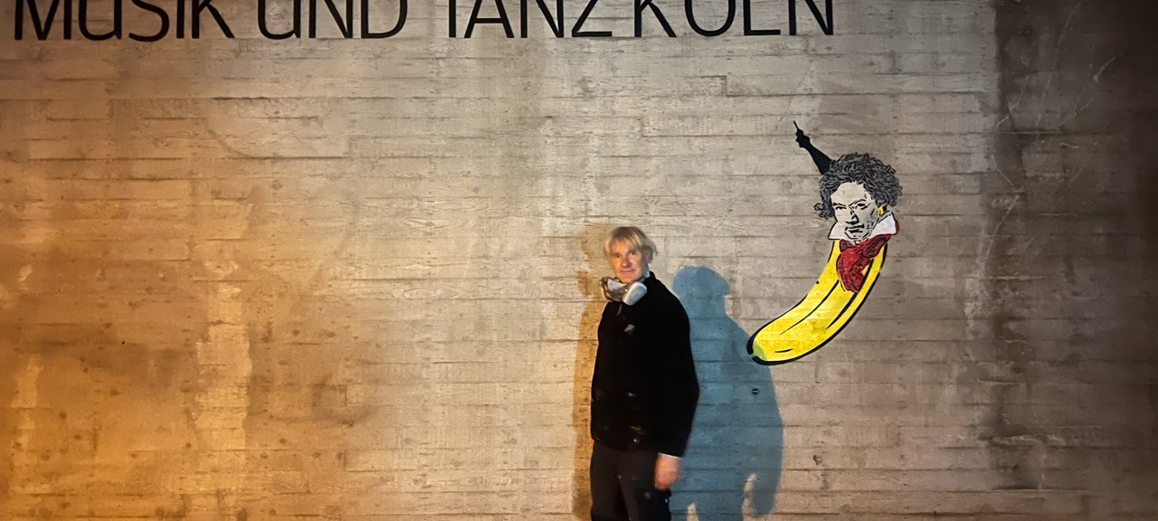 Neues Bananen-Graffiti an der Hochschule für Musik & Tanz